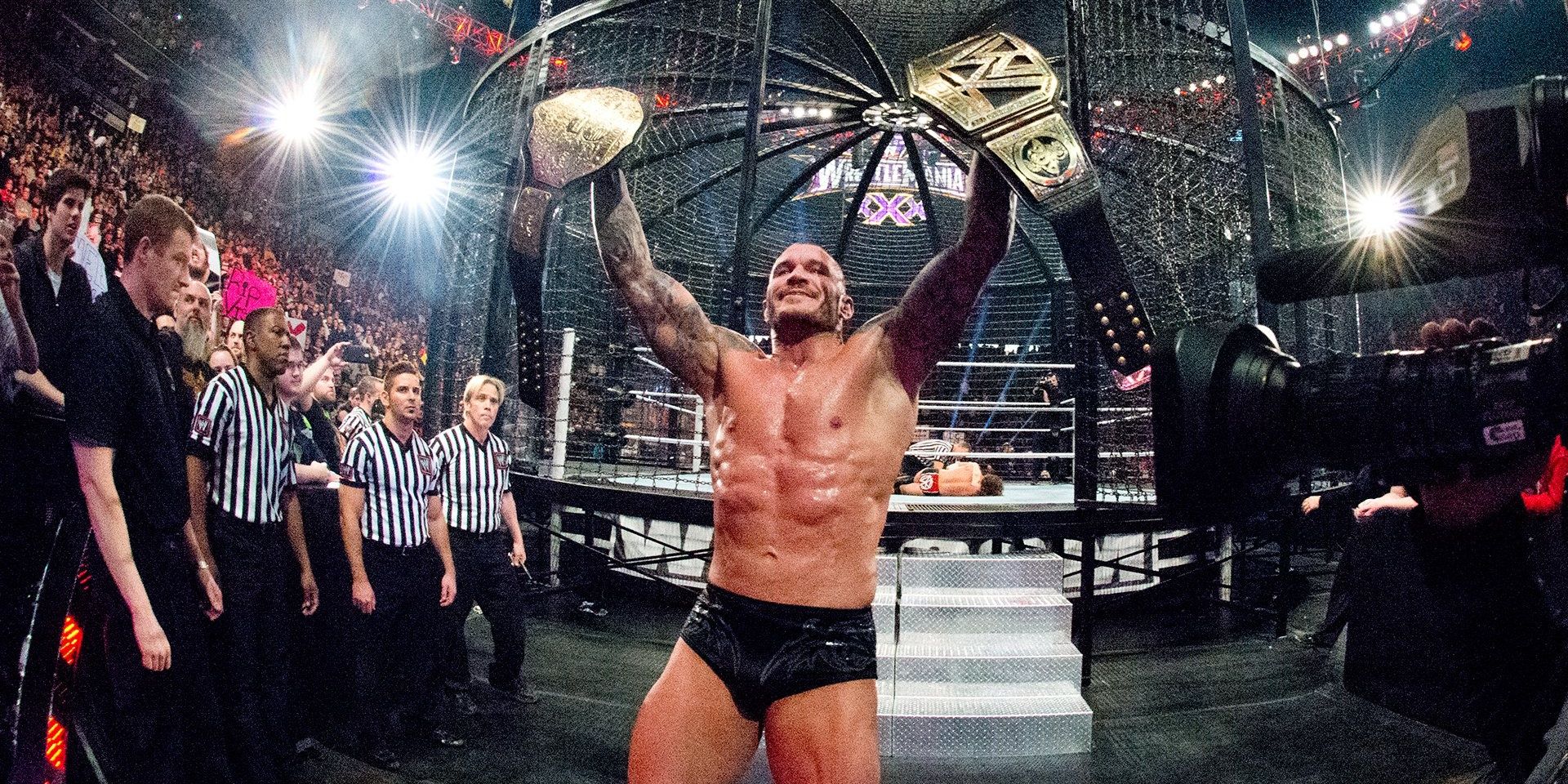 Randy Orton holding the WWE & World Heavyweight Championship Bets