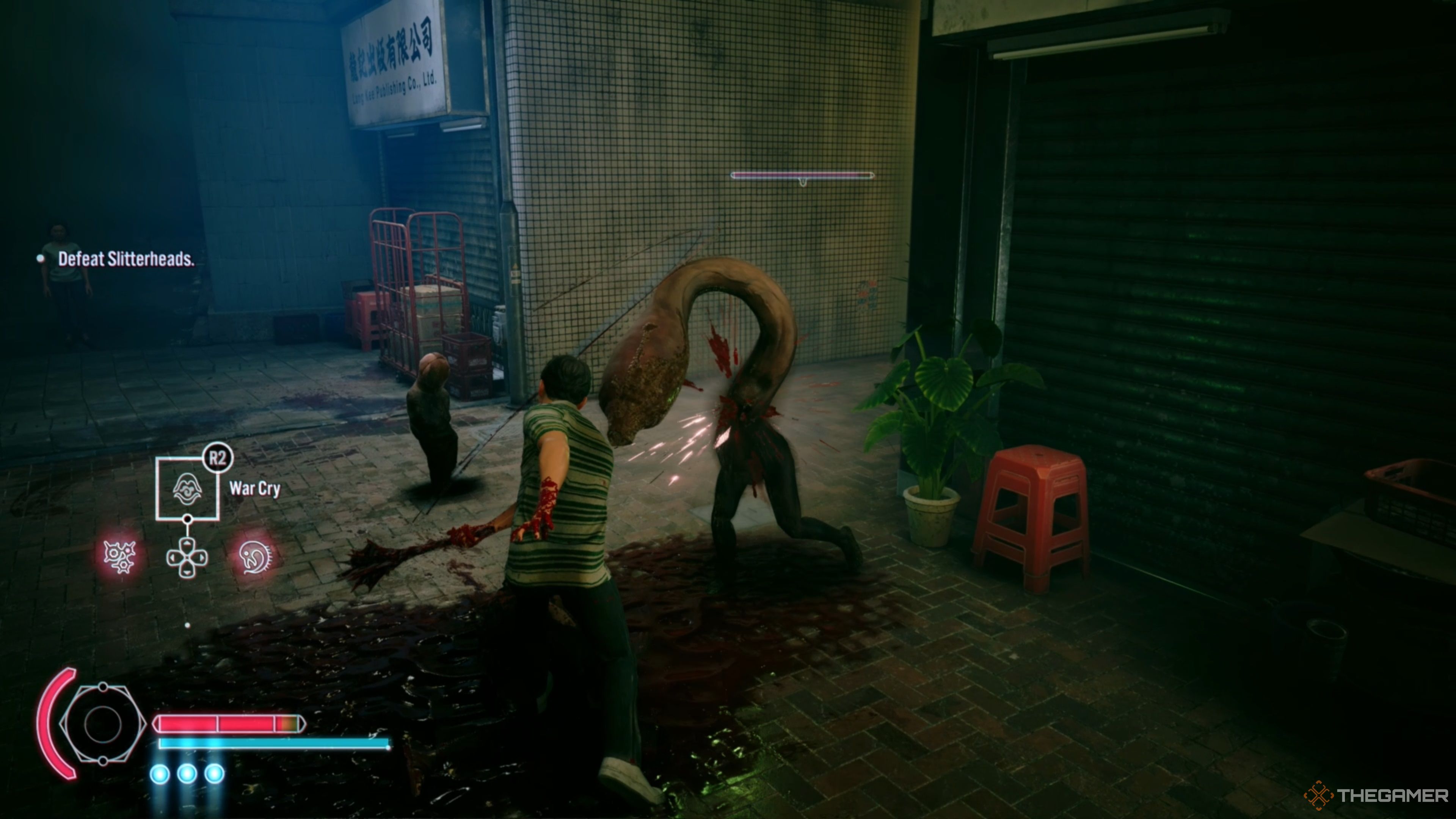 Attacking a Slitterhead with a Blood Weapon in the back alleys in Slitterhead.