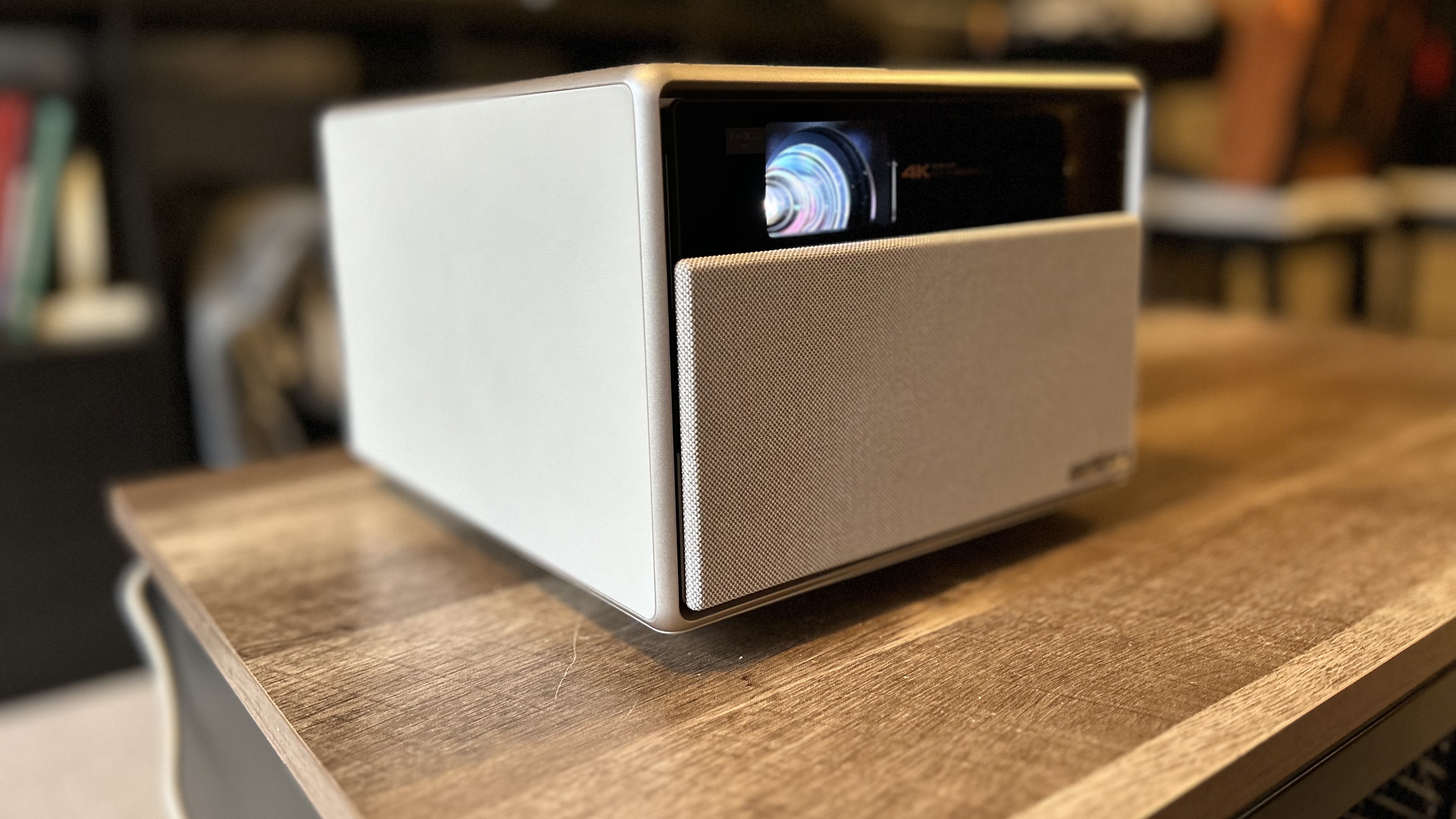 XGIMI Horizon Ultra projector on a wooden table