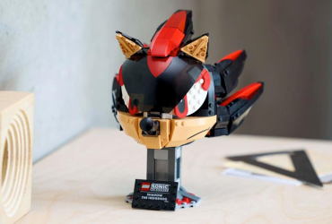 Build Shadow The Hedgehog's Head Out Of 720 Lego Bricks For Only $56