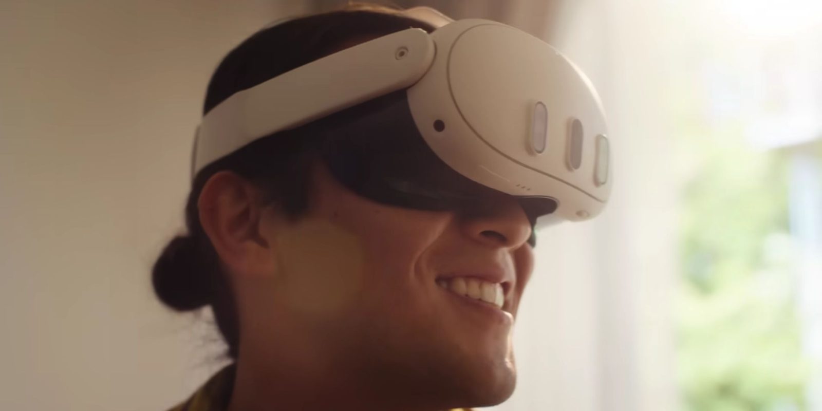 They Need To Create A VR Headset That Lets Me Eat So I Don’t Have To Face Every Day