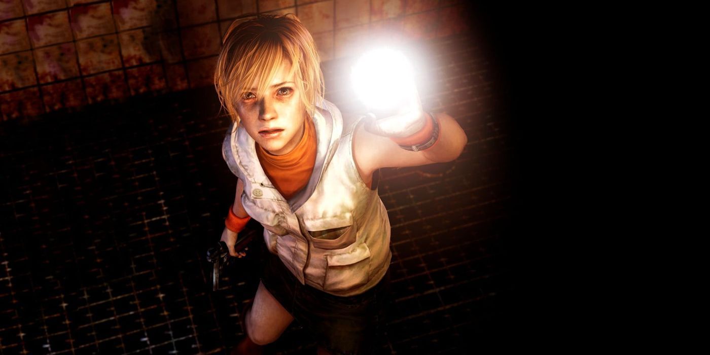 Heather holding up a flashlight in Silent Hill 3.