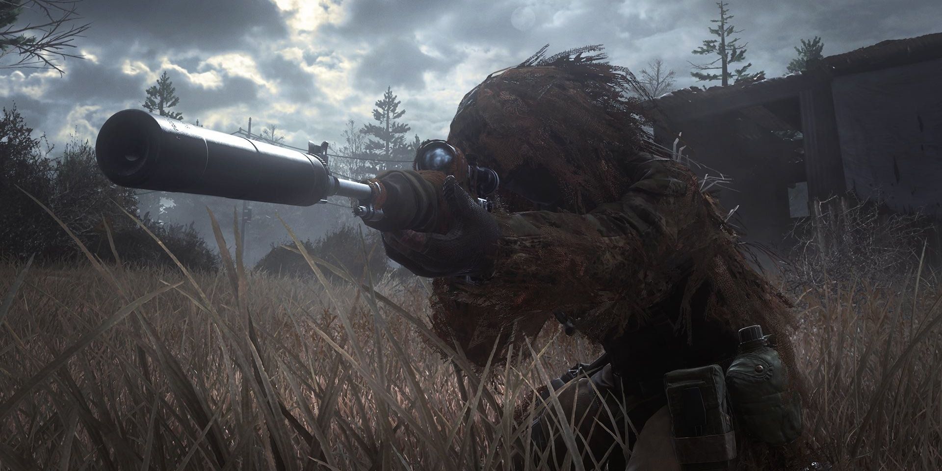 Character crouching in the grass in the All Ghillied Up mission in Call of Duty 4 Modern Warfare.