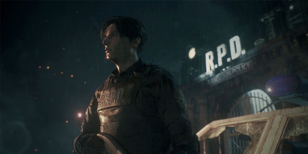 Resident Evil 2 screenshot of Leon standing outside Raccoon City Police Station.