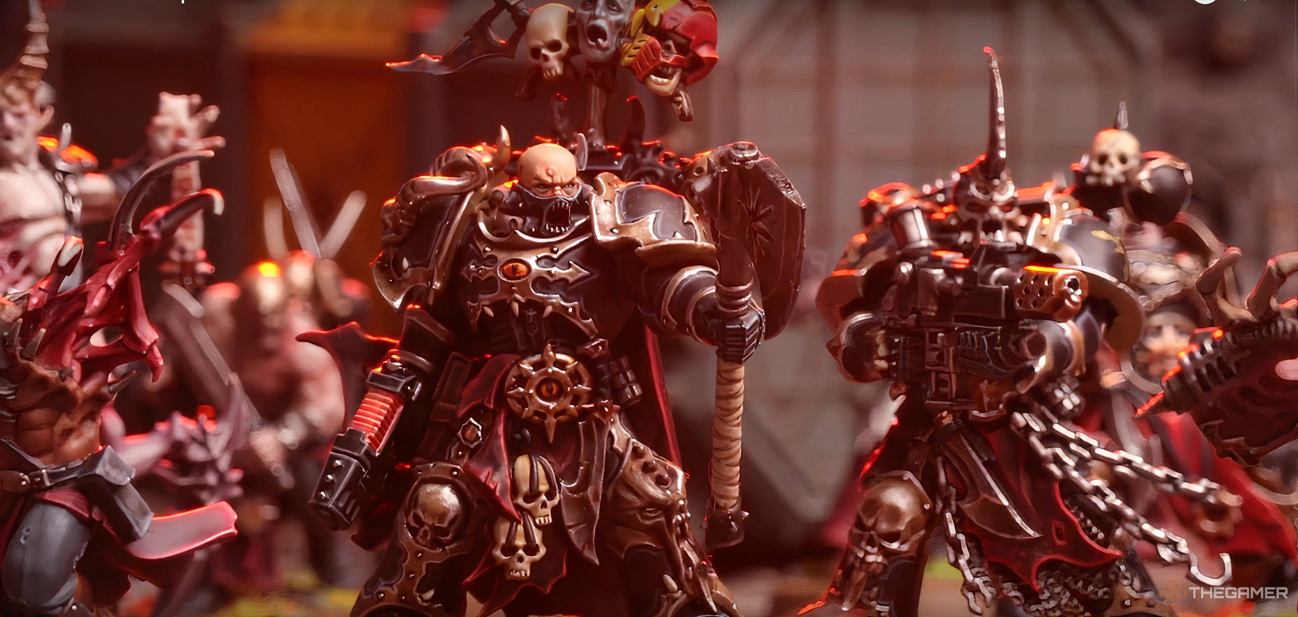 A squad of Chaos Space Marine Chosen from Warhammer 40,000 tabletop.