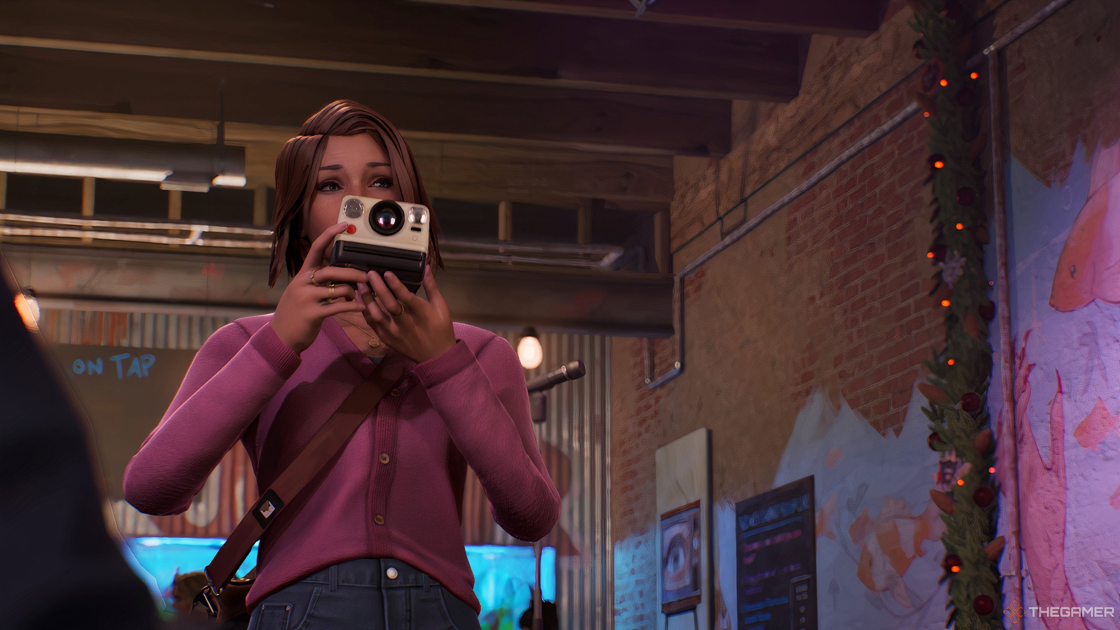 Max Taking A Photo In Life Is Strange: Double Exposure.