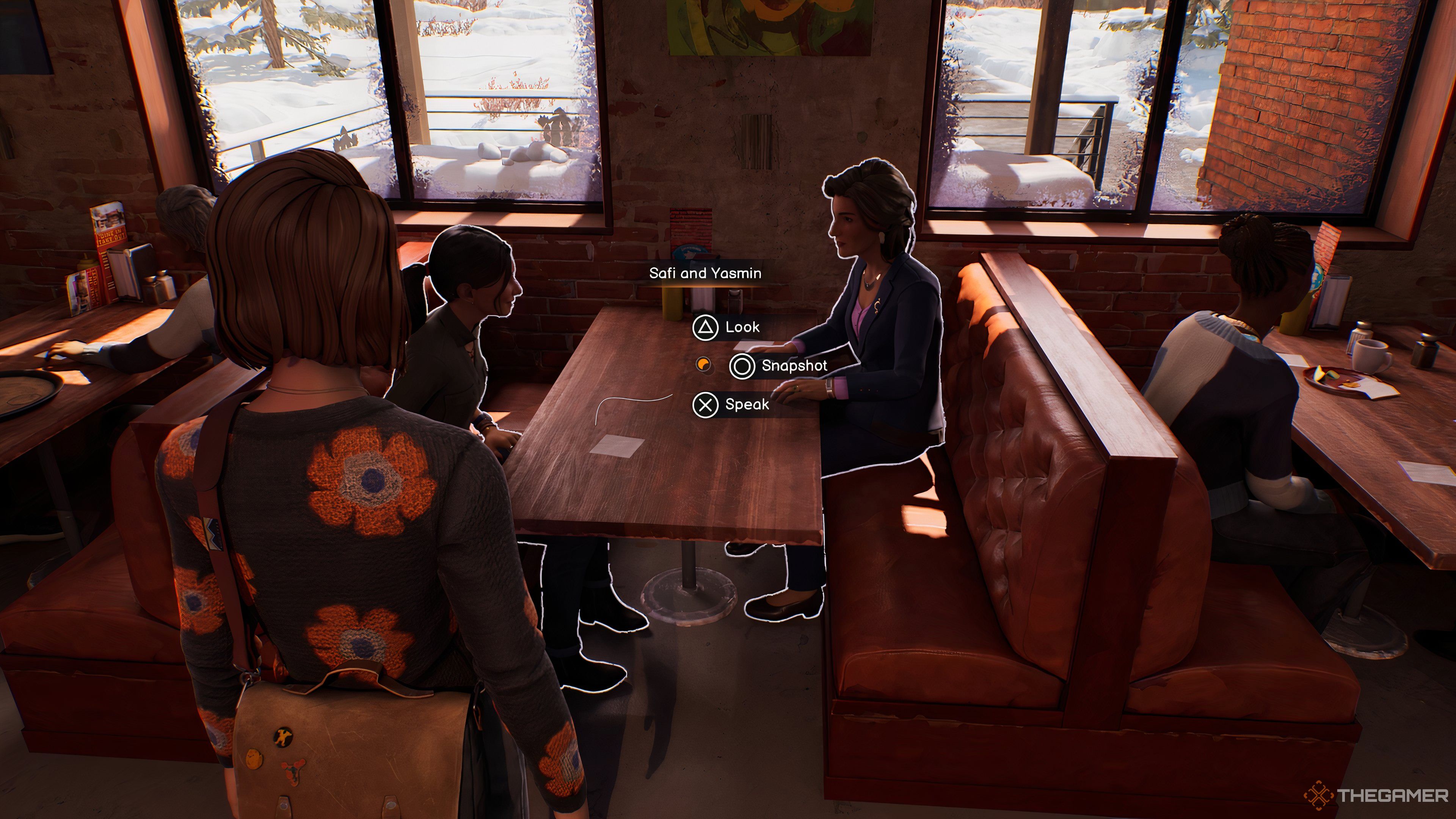 Taking Snapshot Of Yasmin And Safi At Snapping Turtle In Life Is Strange: Double Exposure