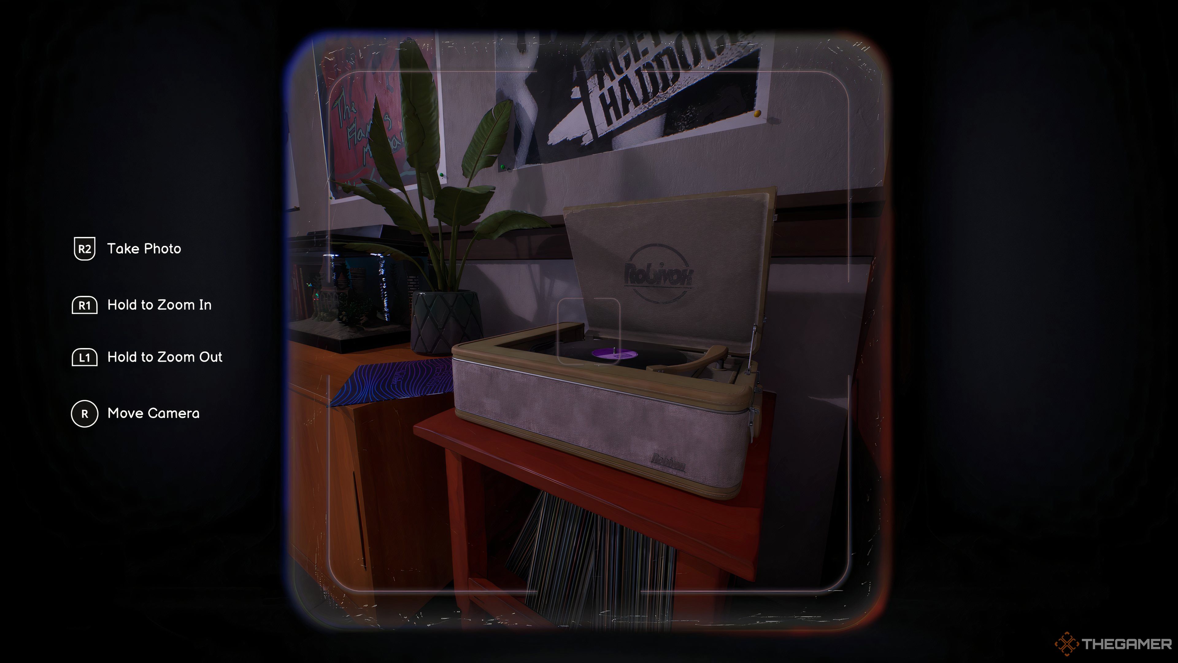 Taking Snapshot Of Vintage Record Player In Gwen's Office In Life Is Strange: Double Exposure.