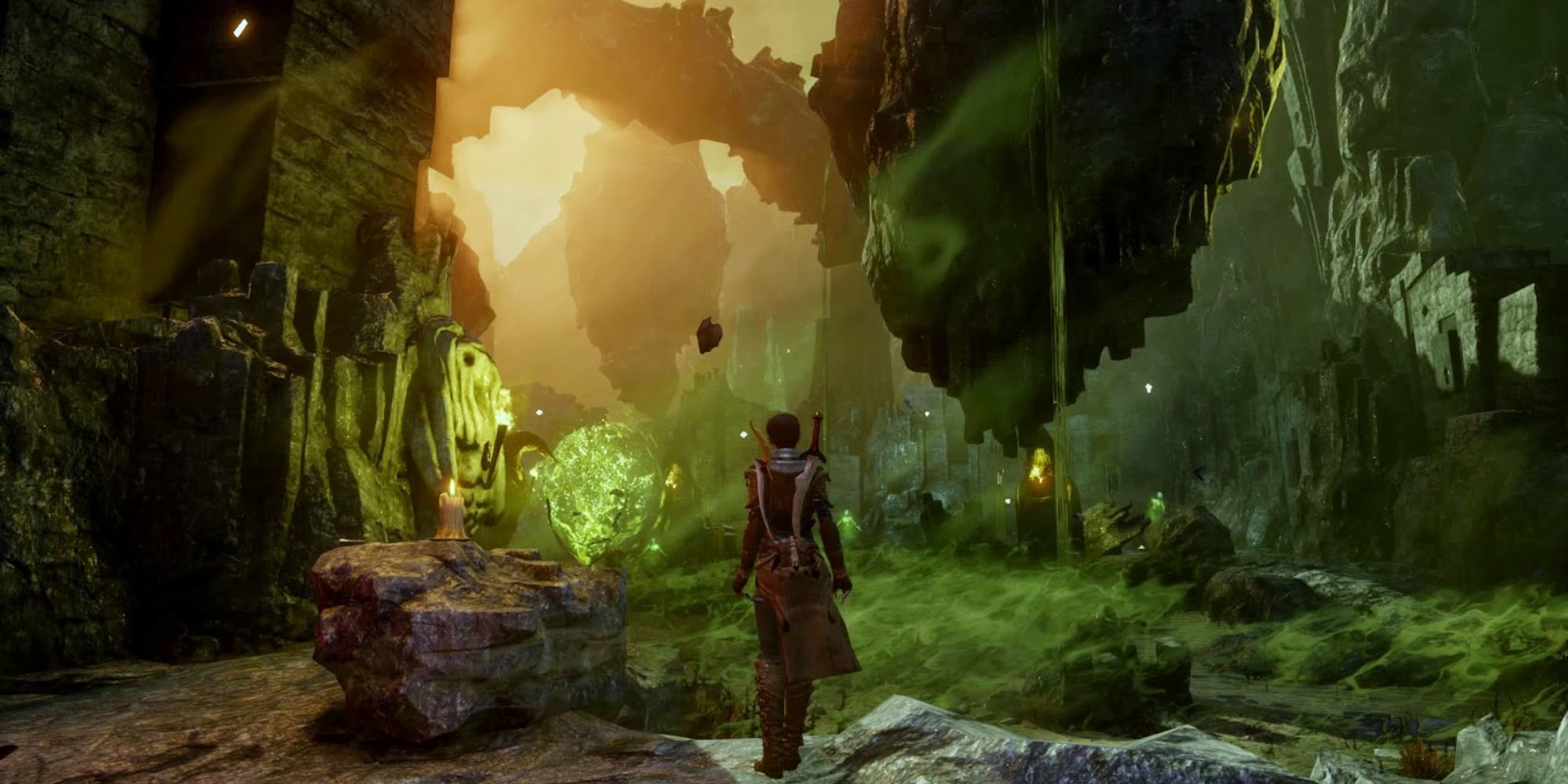 A rogue Inquisitor standing in the Raw Fade in Dragon Age: Inquisition.