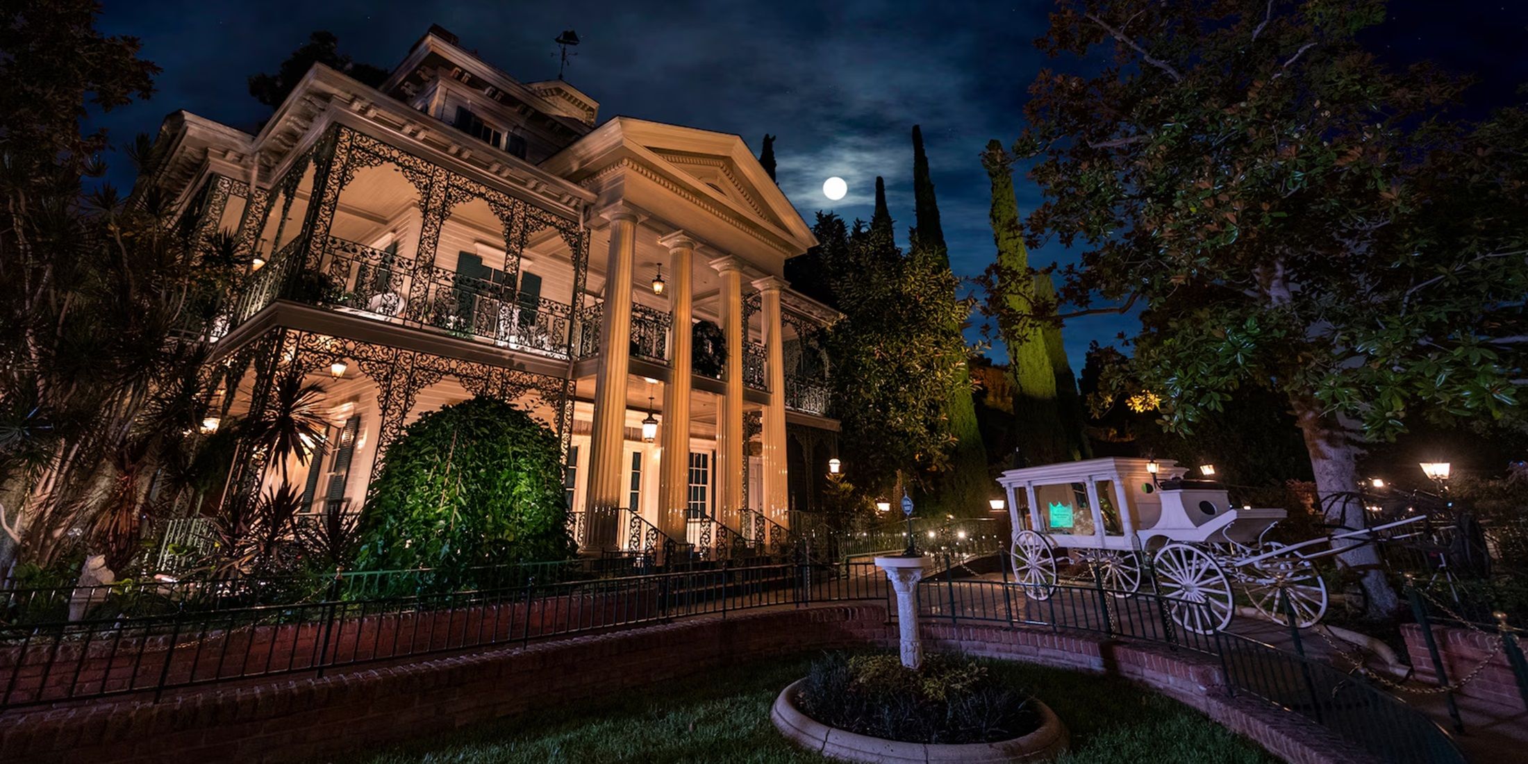 disneyland haunted mansion stretching room