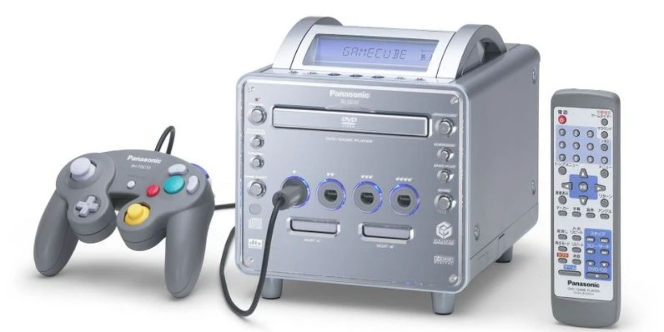 Image of the Nintendo Panasonic Q with the controller and remote.