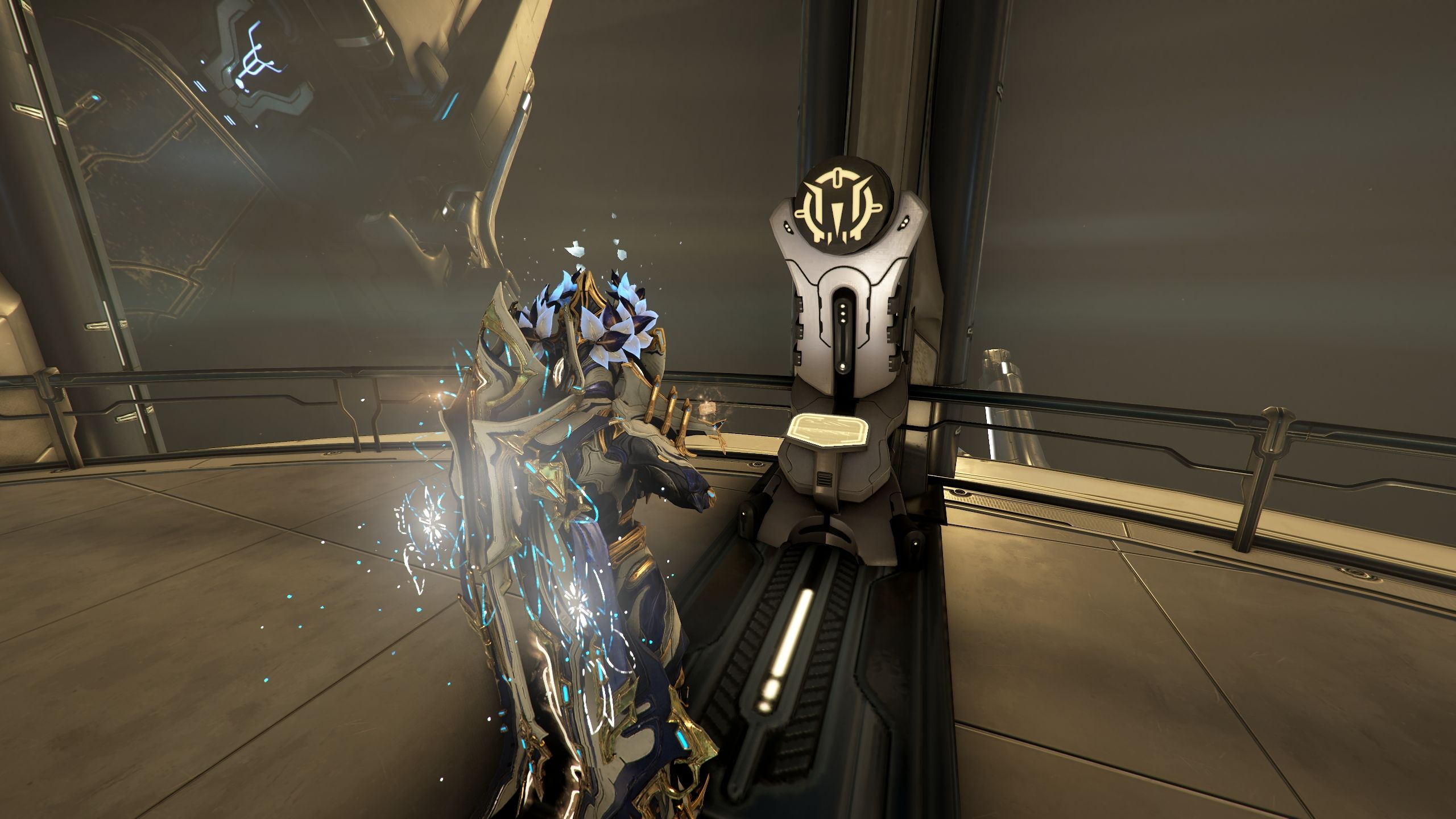 Loki in front of a Ducat trade-in station in Warframe.