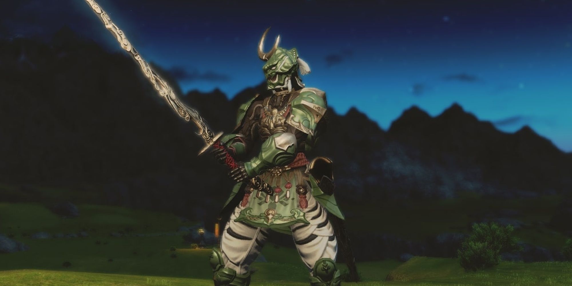 Final Fantasy 14 Samurai in Kojin Armor Posed Against a Mountain Range.