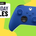 This Xbox controller deal will give you a blue Christmas in the best possible way