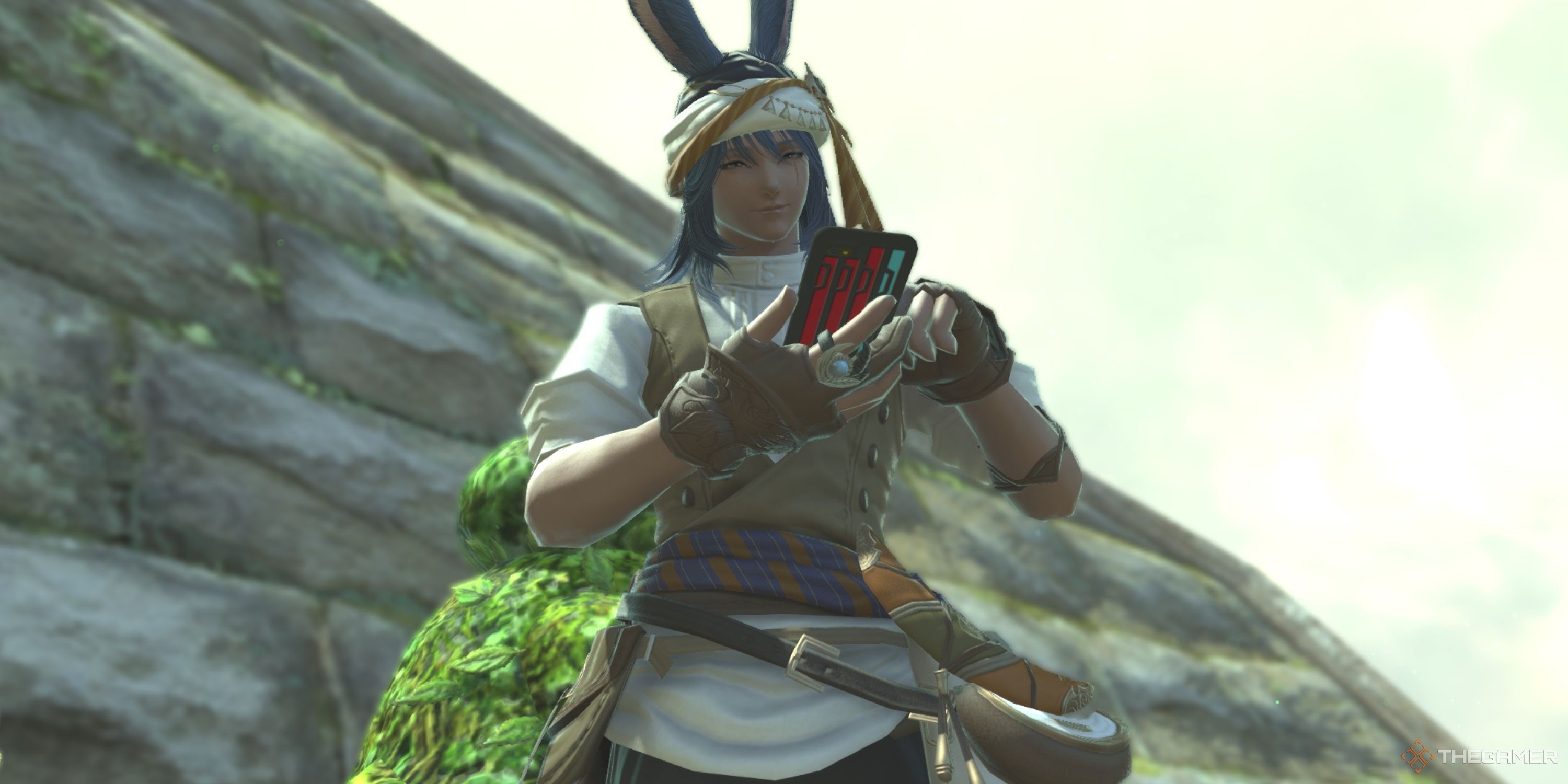 A male viera using his tomestone phone in Final Fantasy 14