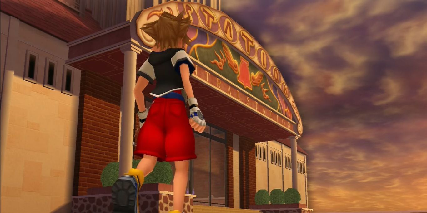 Sora in Kingdom Hearts 2 Walking in Twilight Town.