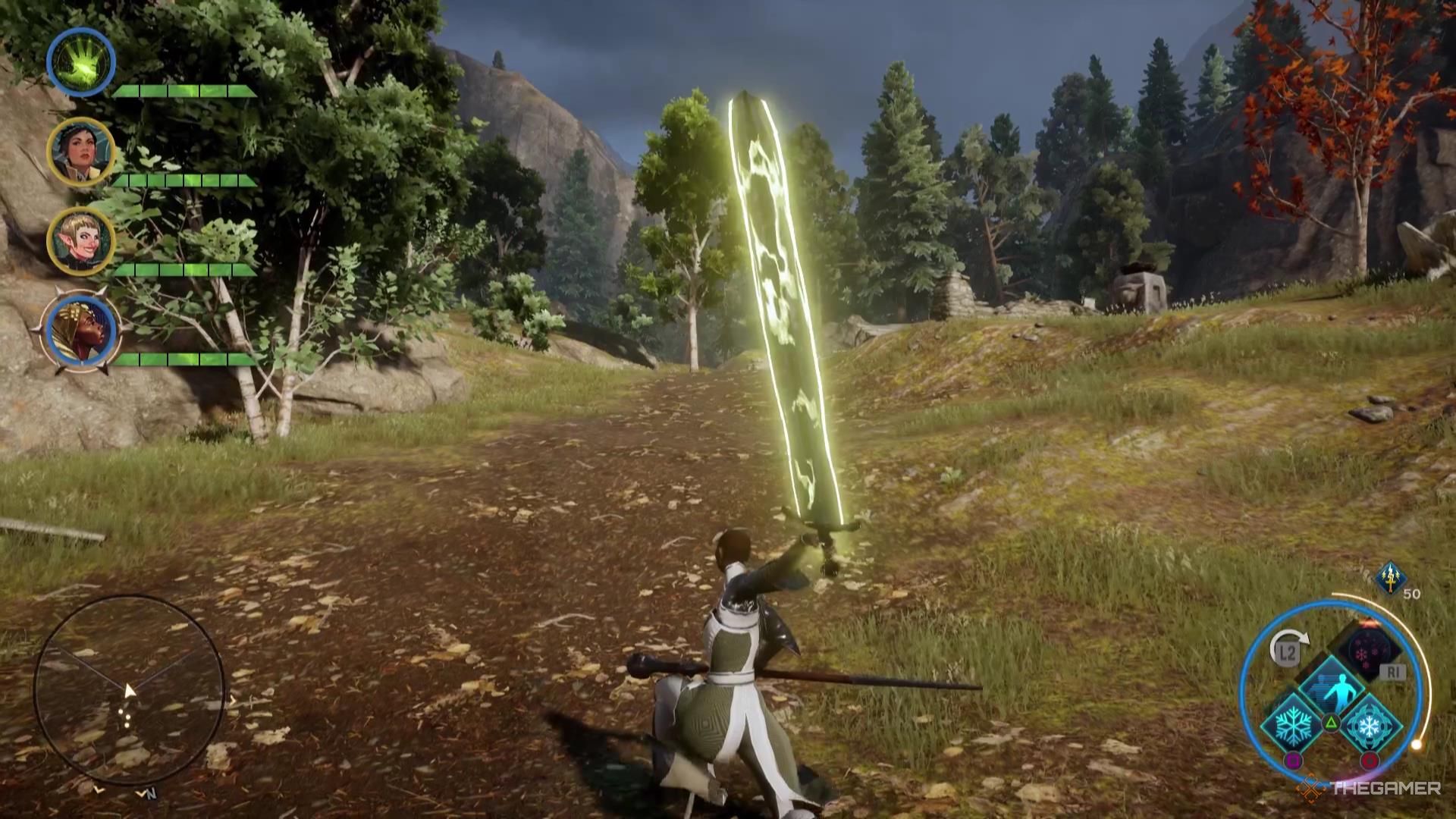 Vivienne with her magic sword in Dragon Age: Inquisition.