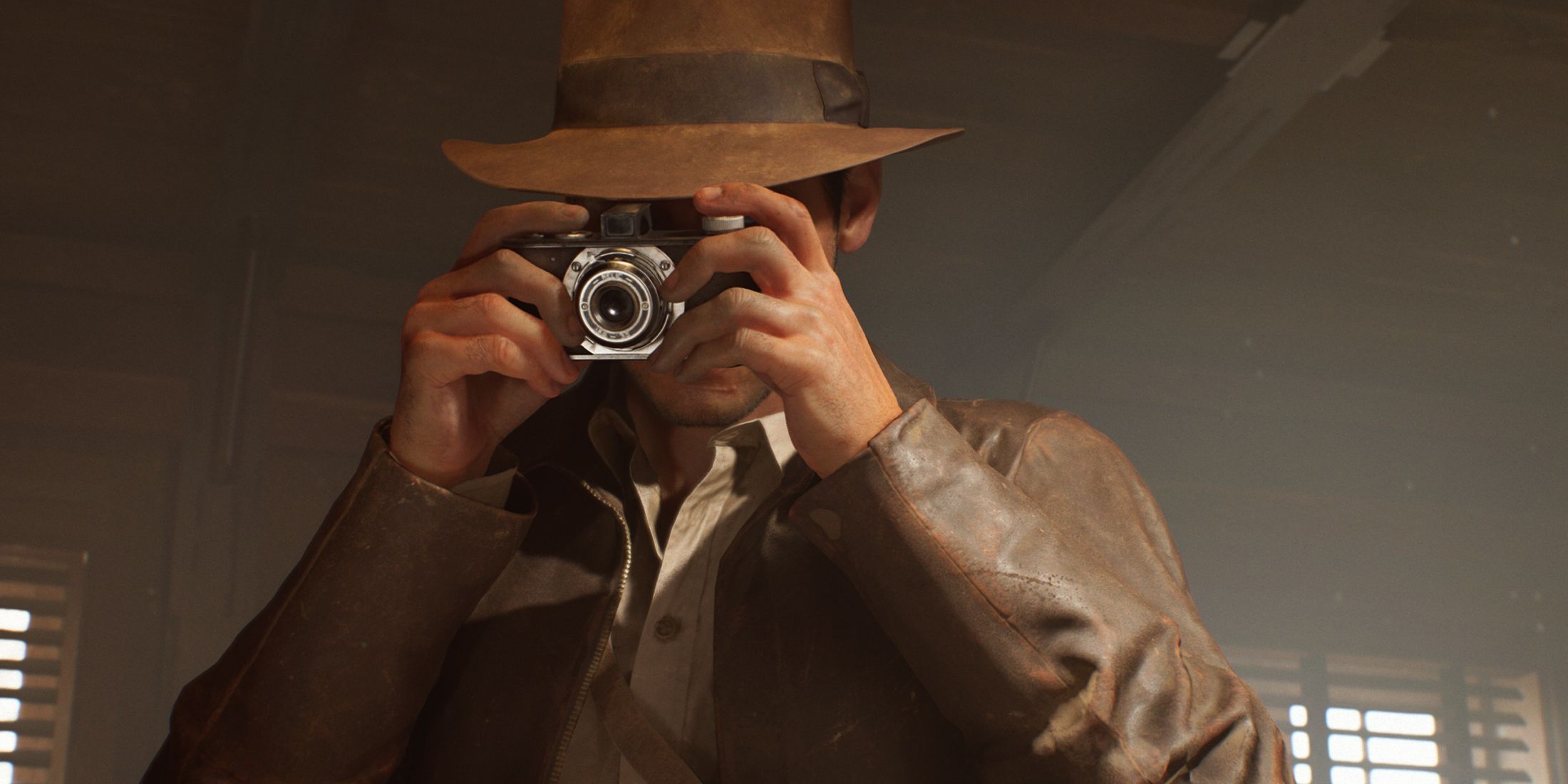 Indy using his camera in Indiana Jones and the Great Circle