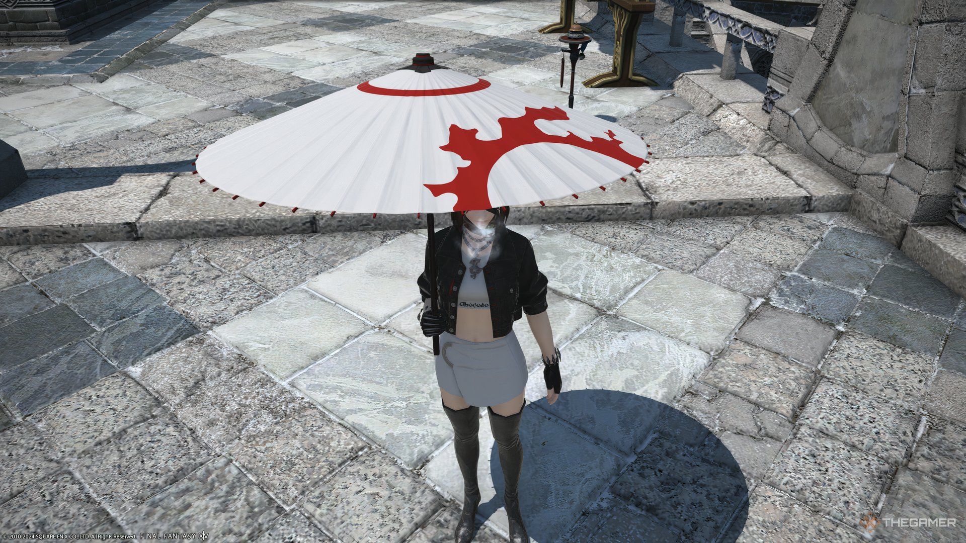 A player holding the rising umbrella in Final Fantasy 14.