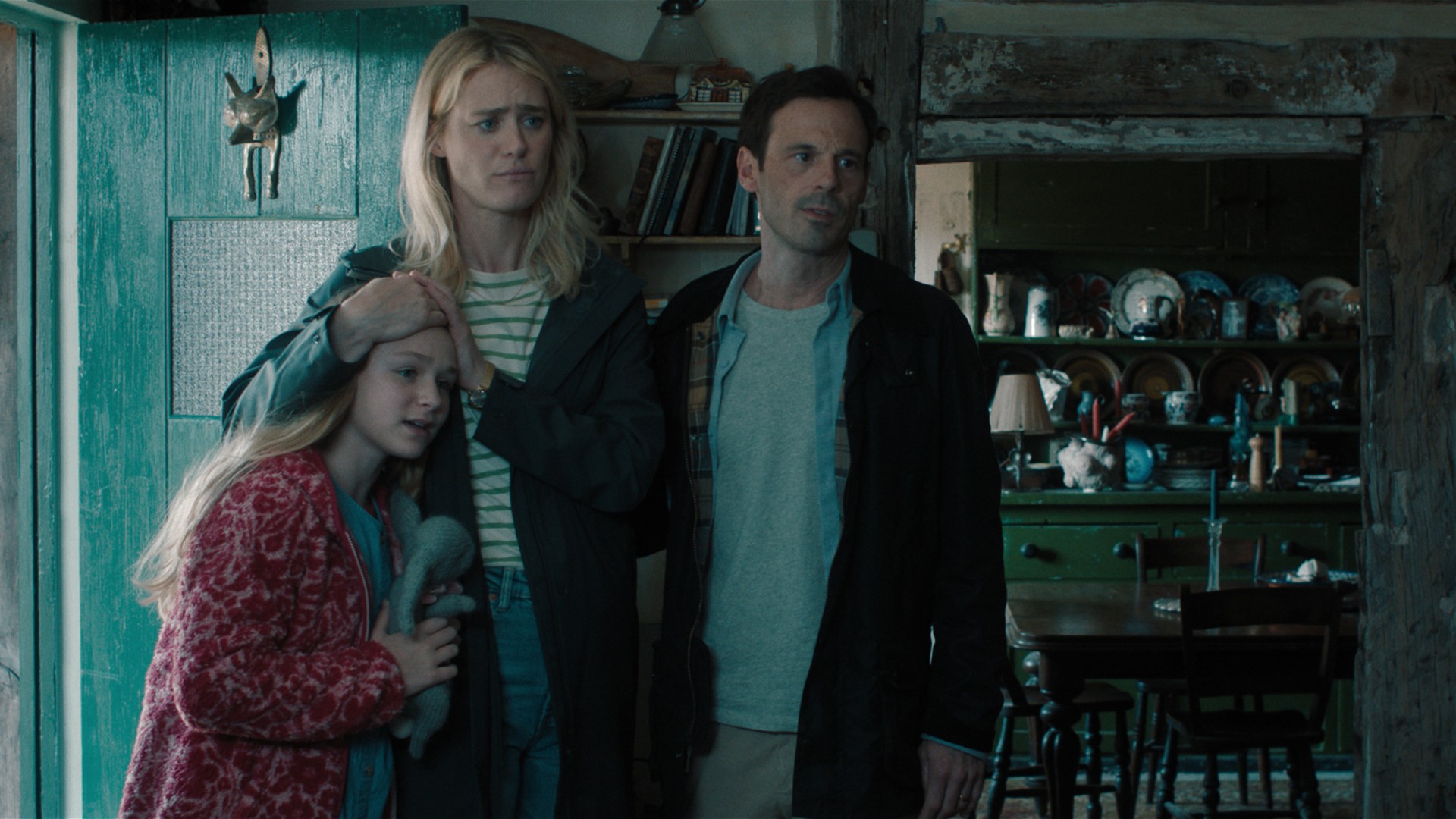 Alix West Lefler, Mackenzie Davis, and Scoot McNairy in Speak No Evil