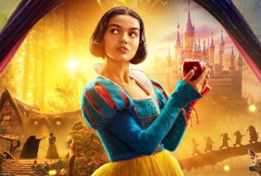 The latest trailer for the Snow White remake has a trailer-music version of that one song the dwarves sing none of you actually know the words to, and it's just as silly as it sounds