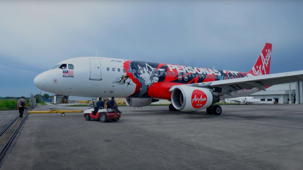 Watch How an Airbus A320 Was Painted in Persona 5 Royal Color