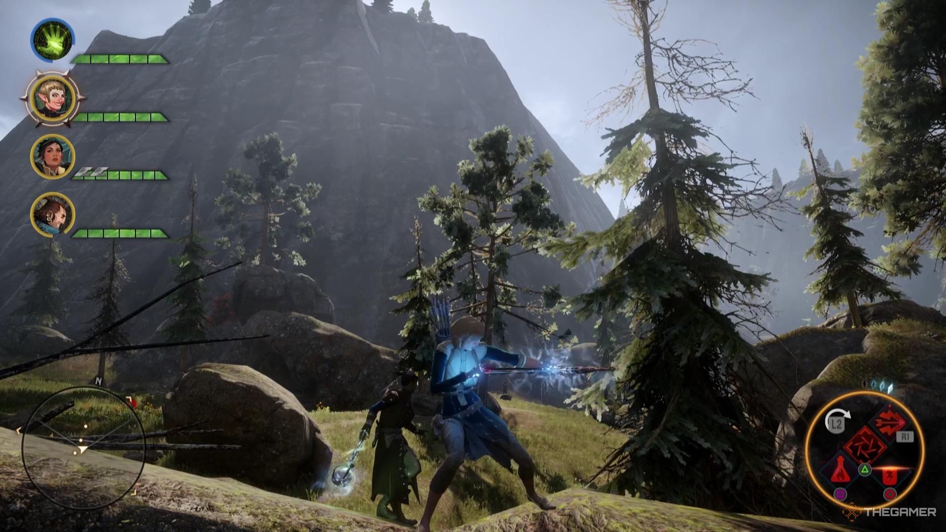 Sera fires a charged-up arrow in Dragon Age: Inquisition.