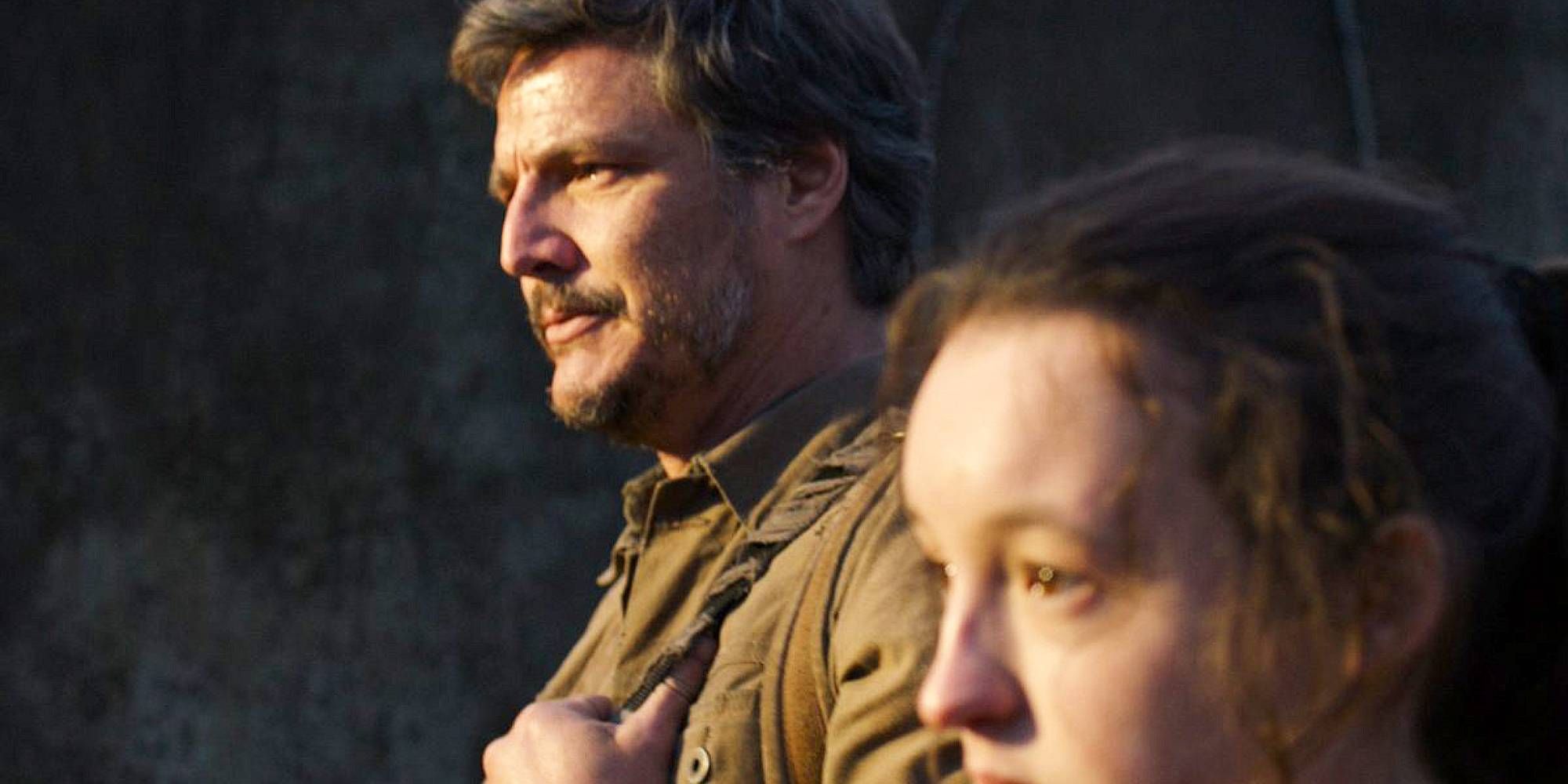 Joel (Pedro Pascal) and Ellie (Bella Ramsey) look off to the distance