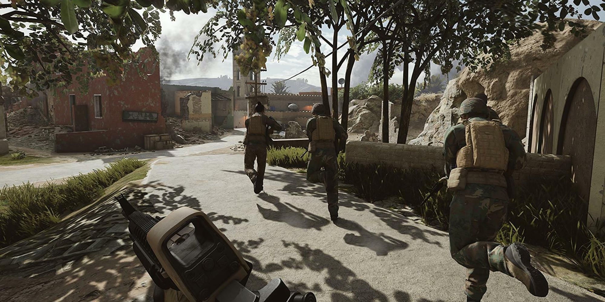 Running through a deserted street in Insurgency: Sandstorm.