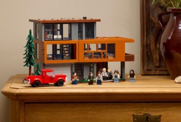 Lego Twilight House revealed, and yes, it includes sparkly vampires