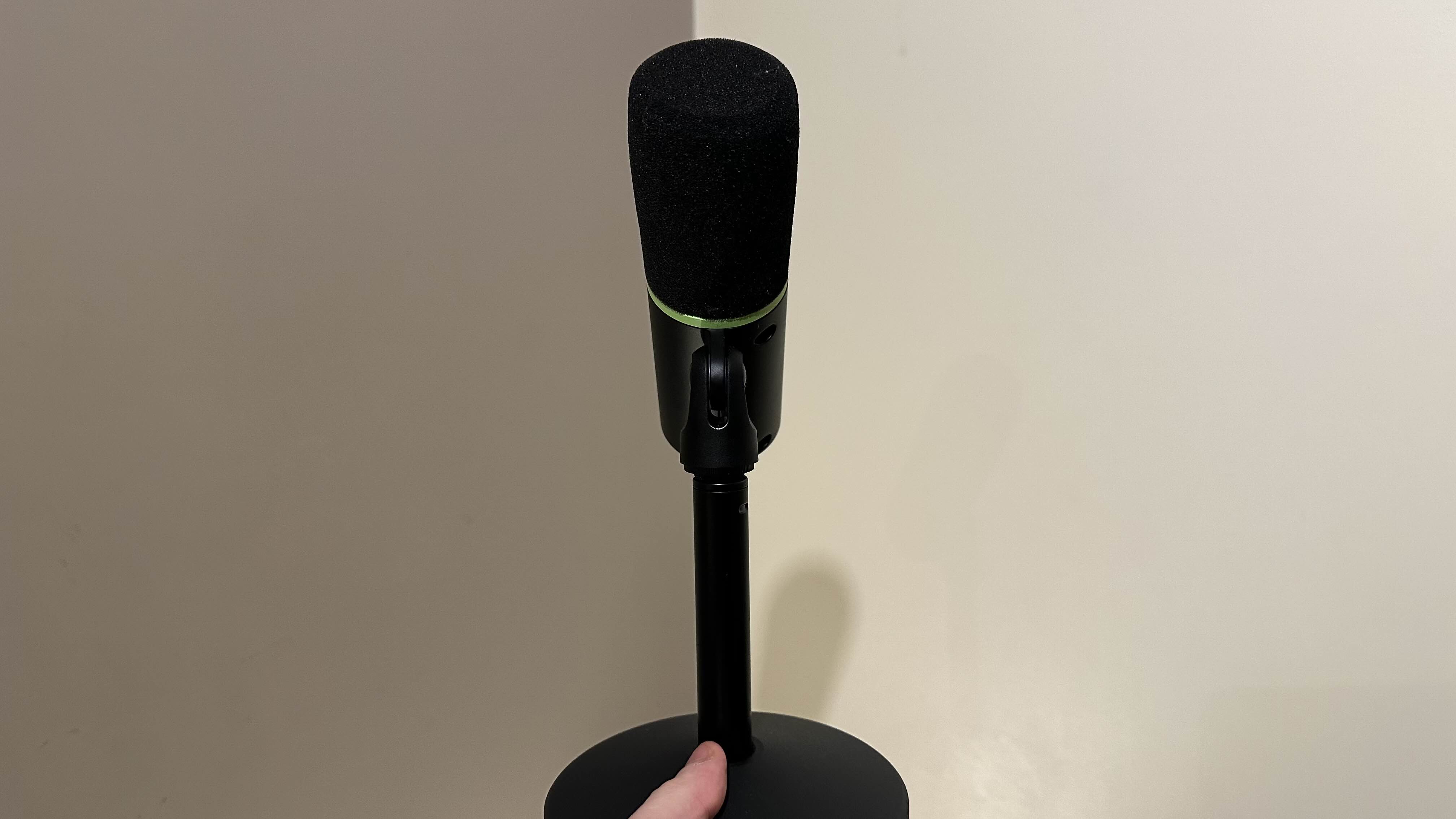 The Shure MV6 pointing at the camera