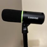 a side-on view of the Shure MV6