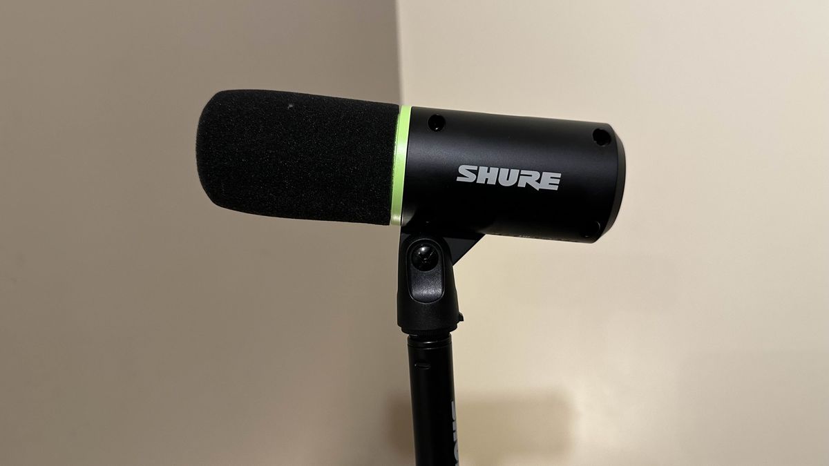 a side-on view of the Shure MV6