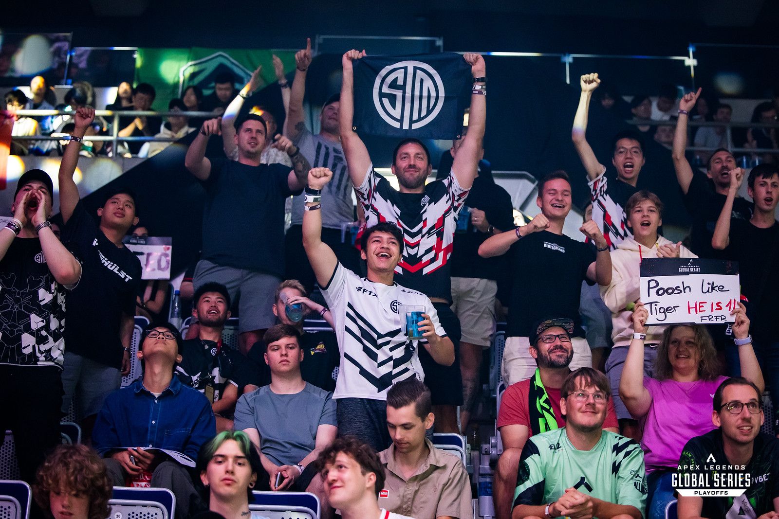 fans of tsm's apex legends team at the algs playoffs