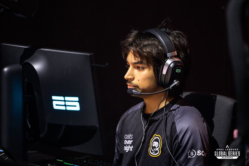 Apex Legends pro player Phony playing for SSG