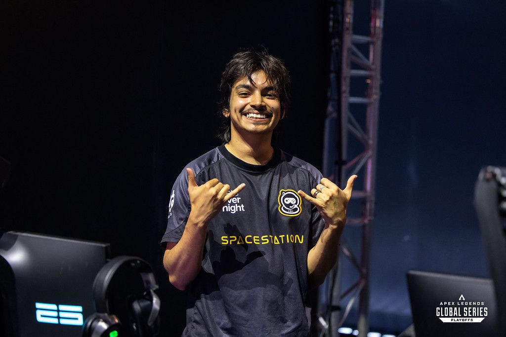 Apex Legends pro player Phony celebrating a win for SSG