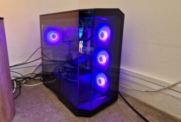 Maingear Zero Ruby showcasing its blue RGB lighting