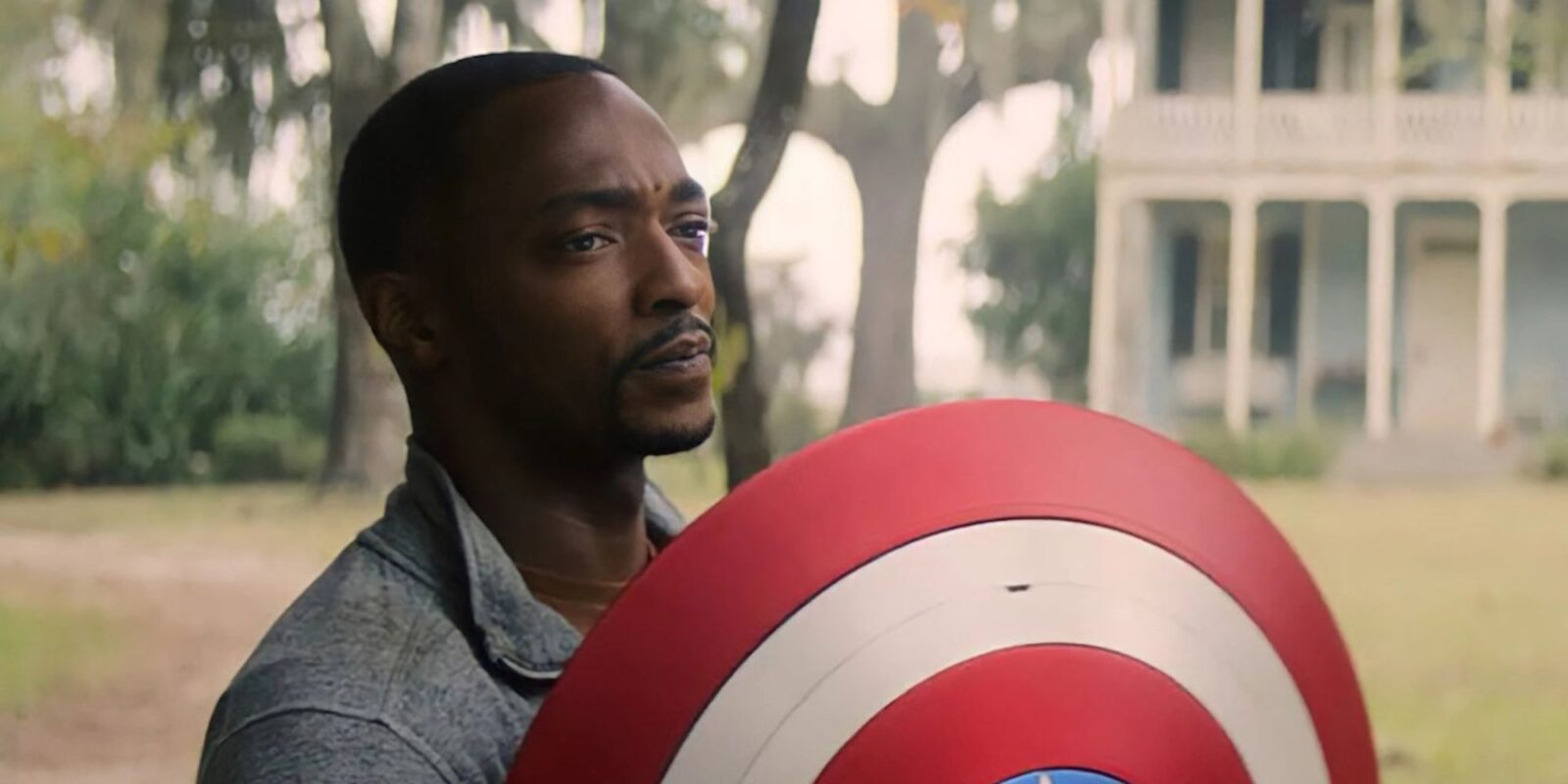 Anthony Mackie Doesn't Want His Captain America To Go The Way of Steve Rogers