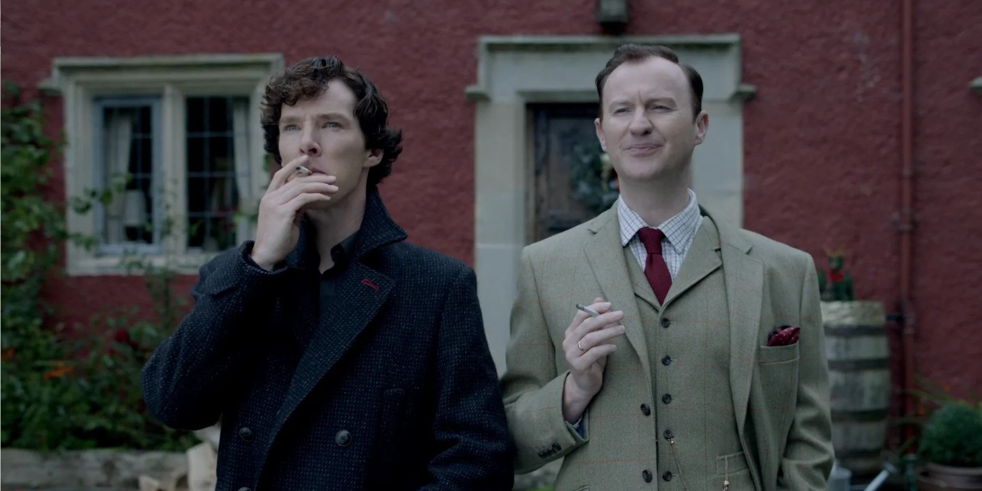 bbc-sherlock-sherlock-holmes-mycroft-holmes-smoking