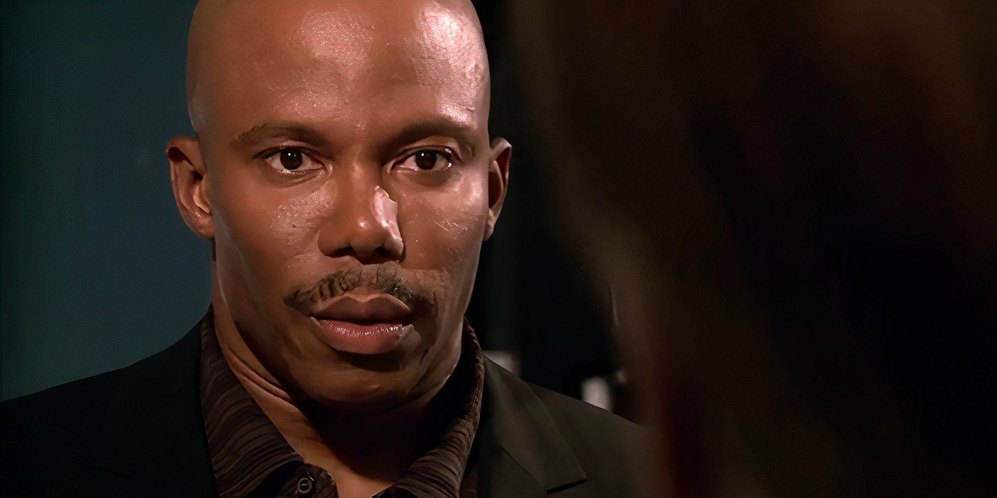 james-doakes-speaking-to-special-agent-frank lundy