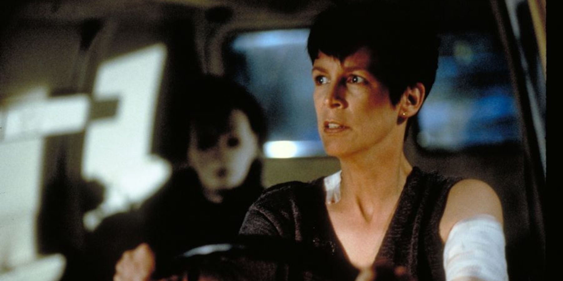 Jamie Lee Curtis as Laurie Strode in Halloween H20 Featured Image