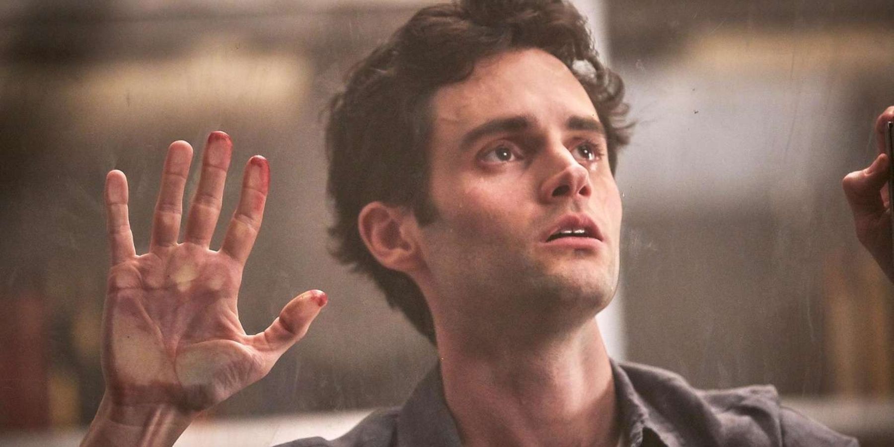 Joe Goldberg (Penn Badgley) in You season 1