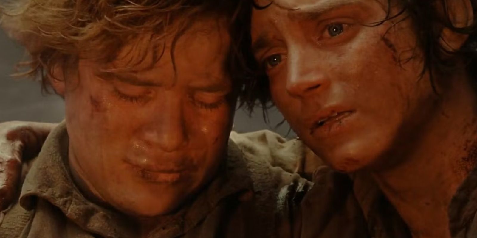 Sean Astin as Sam and Elijah Wood as Frodo in The Lord of the Rings: The Return of the King