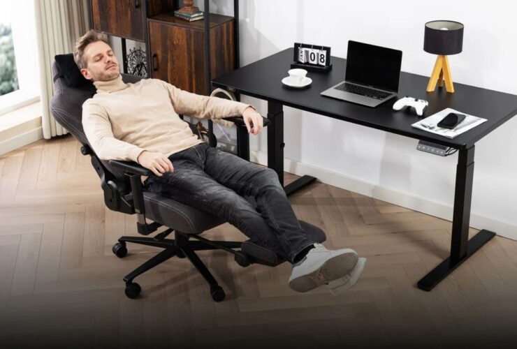 A Boulies marketing image showing someone reclining in its Master Rex chair