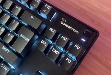 Close up on OLED display panel on SteelSeries Apex Pro TKL Gen 3