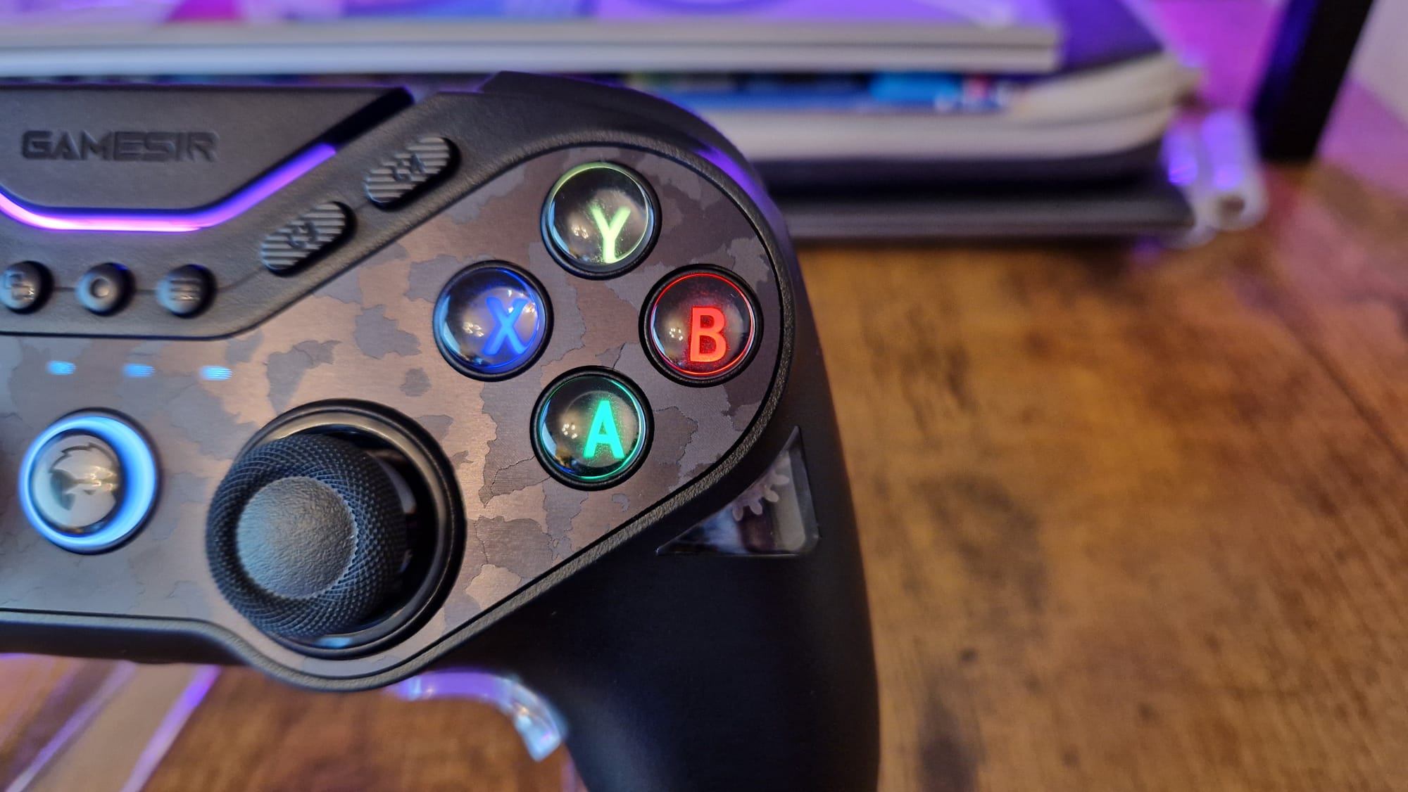 The holographic buttons of the GameSir Tarantula Pro