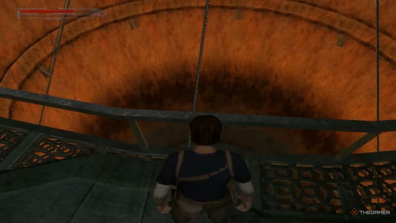 Kurtis looks into a giant pit in Tomb Raider: Angel of Darkness.