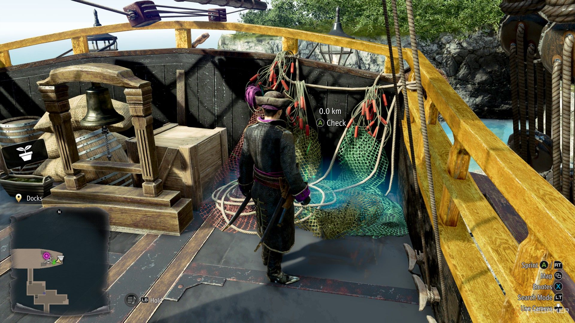 Majima near a net on the Goromaru in Like a Dragon Pirate Yakuza in Hawaii.