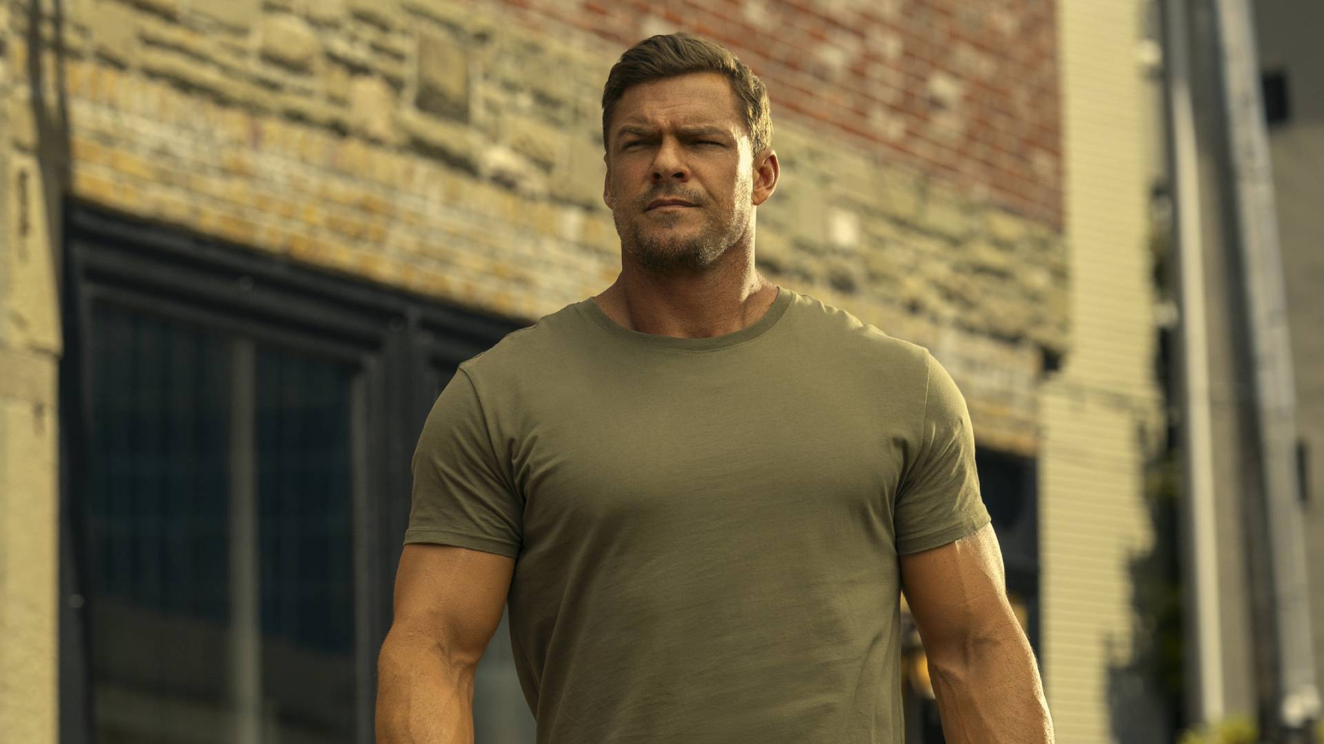 Alan Ritchson in Reacher season 3