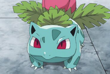 Pokemon Fan Shows Off Ivysaur Cosplay